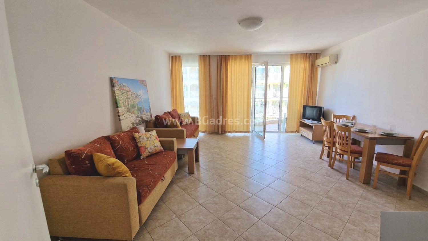 Евтин тристаен апартамент в Слънчев Бряг I №2459