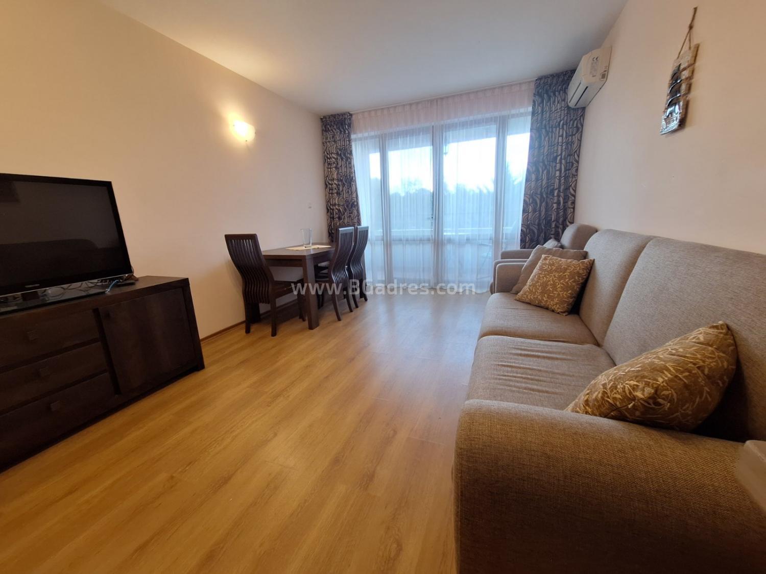 Апартамент в комплекс Шато дел Мар І №4338