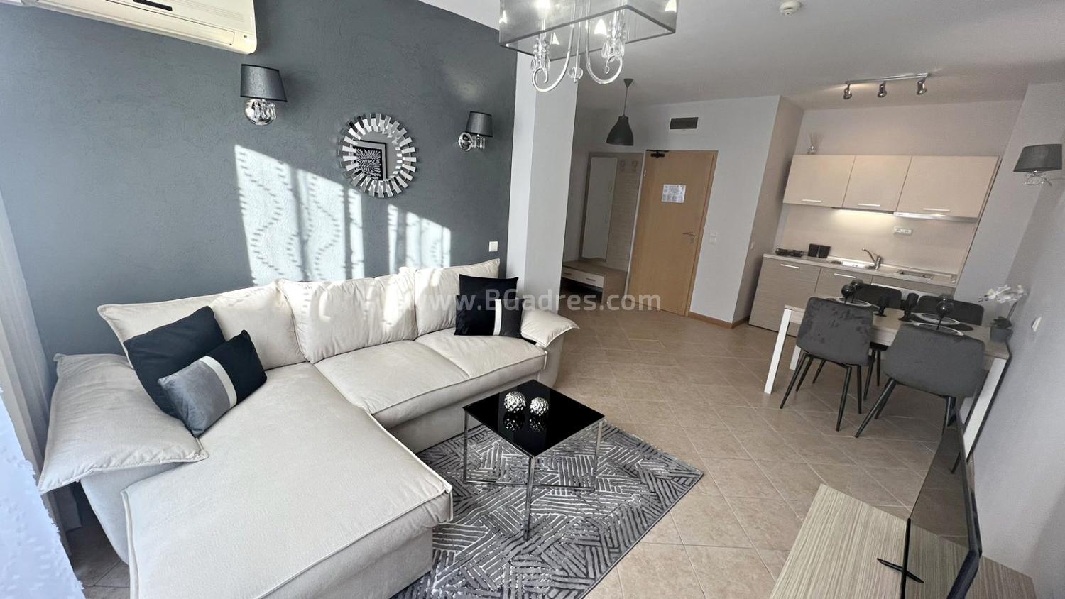 Renovated apartment in Royal Sun complex І №2736