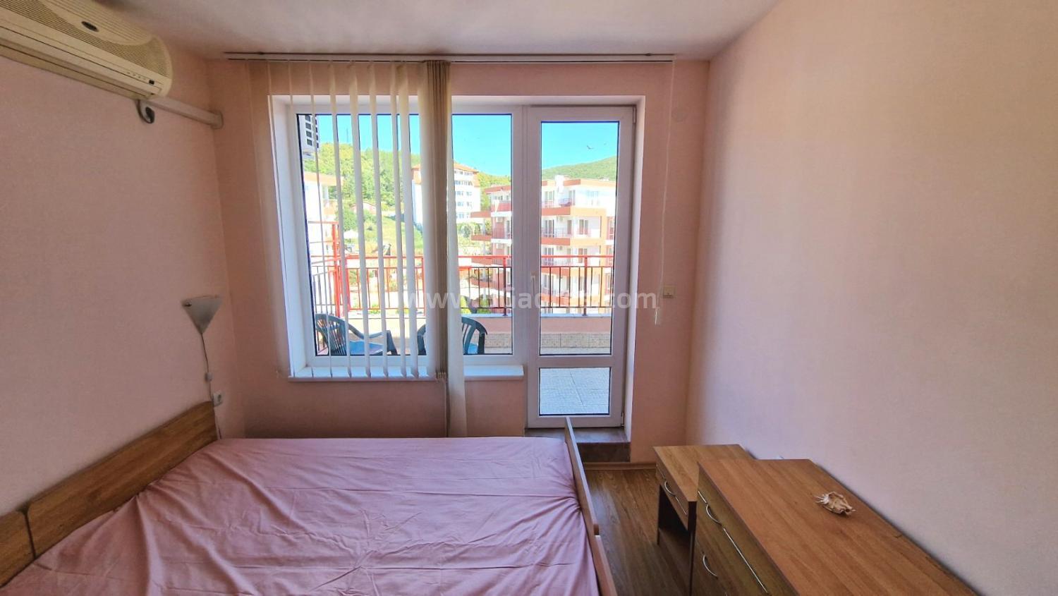 Недорогая квартира на первой линии в Елените І №2578