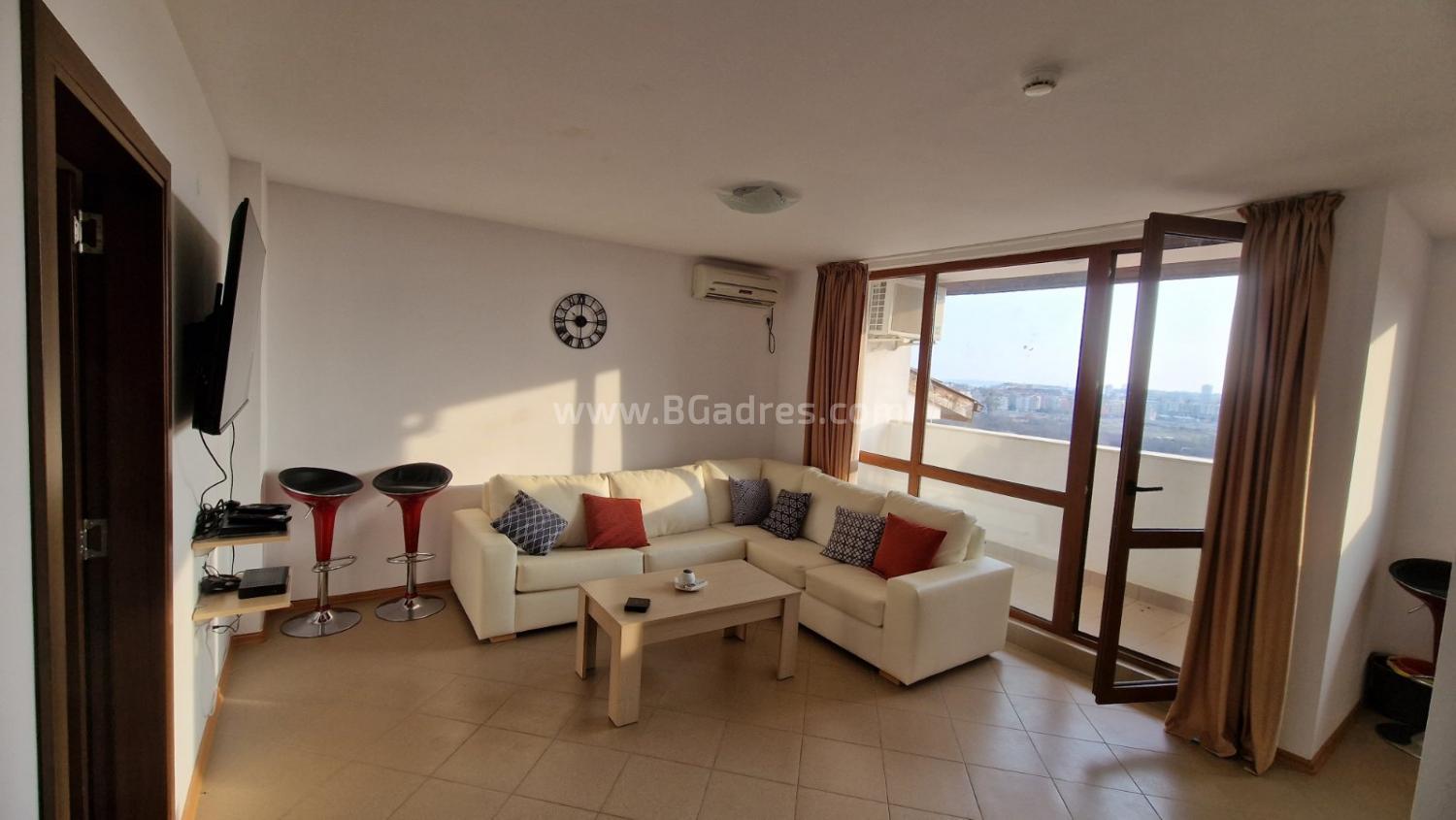 Wohnung mit neuen Möbeln am Meer І №4106