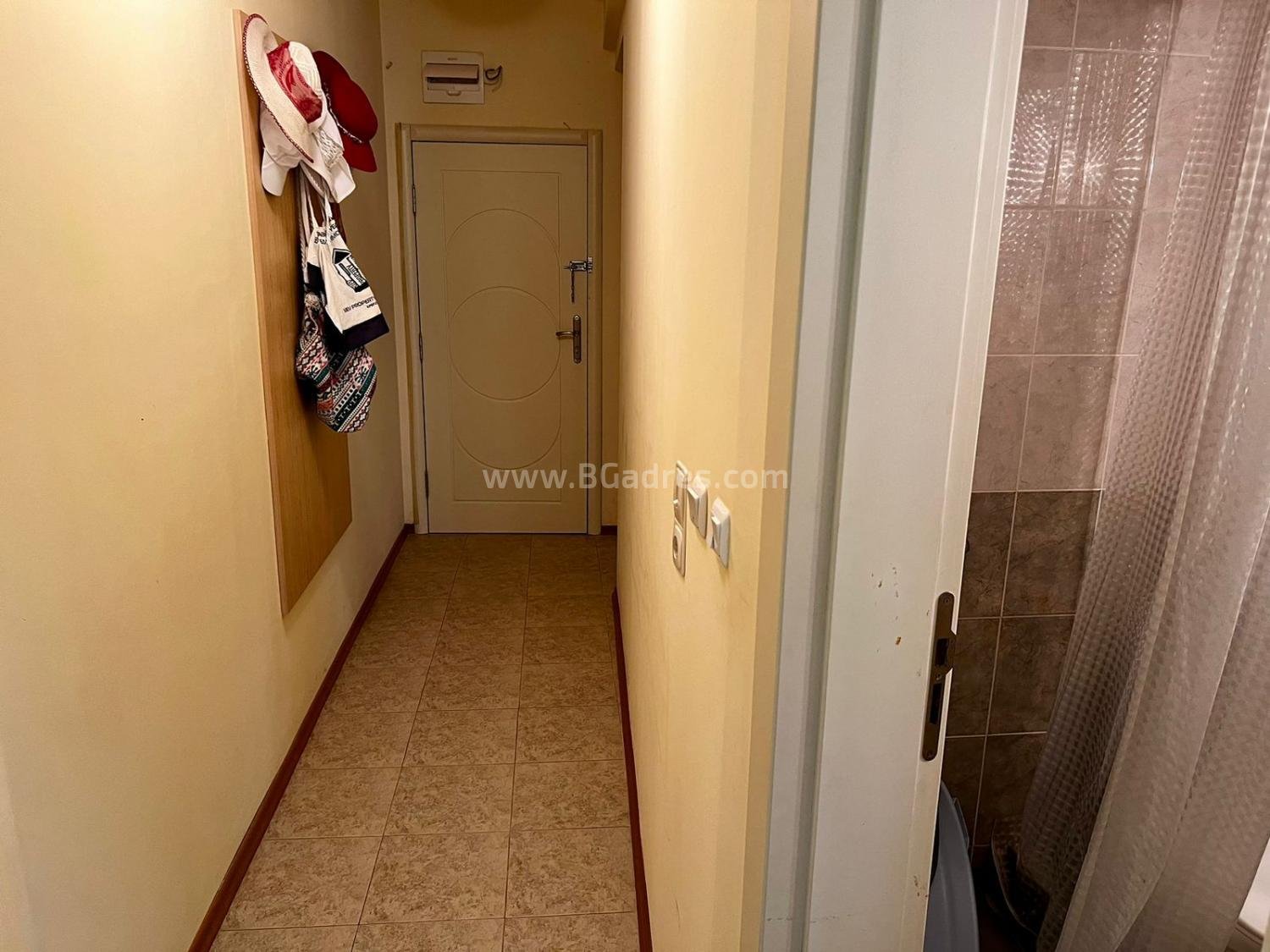 Cheap two bedroom apartment on the seaside І №3690