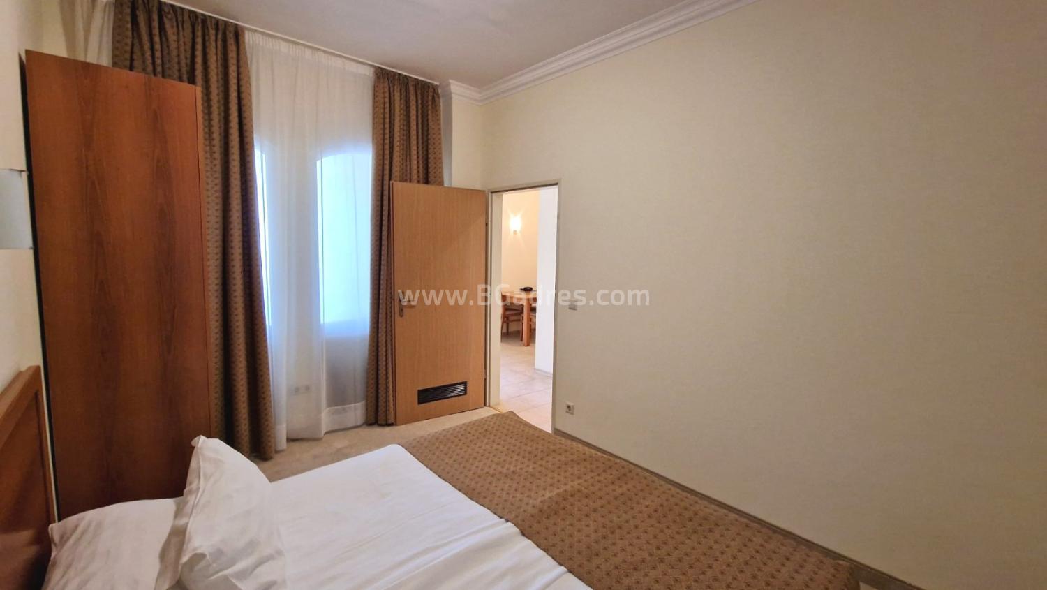 Profitable apartment on the first line І No. 2521