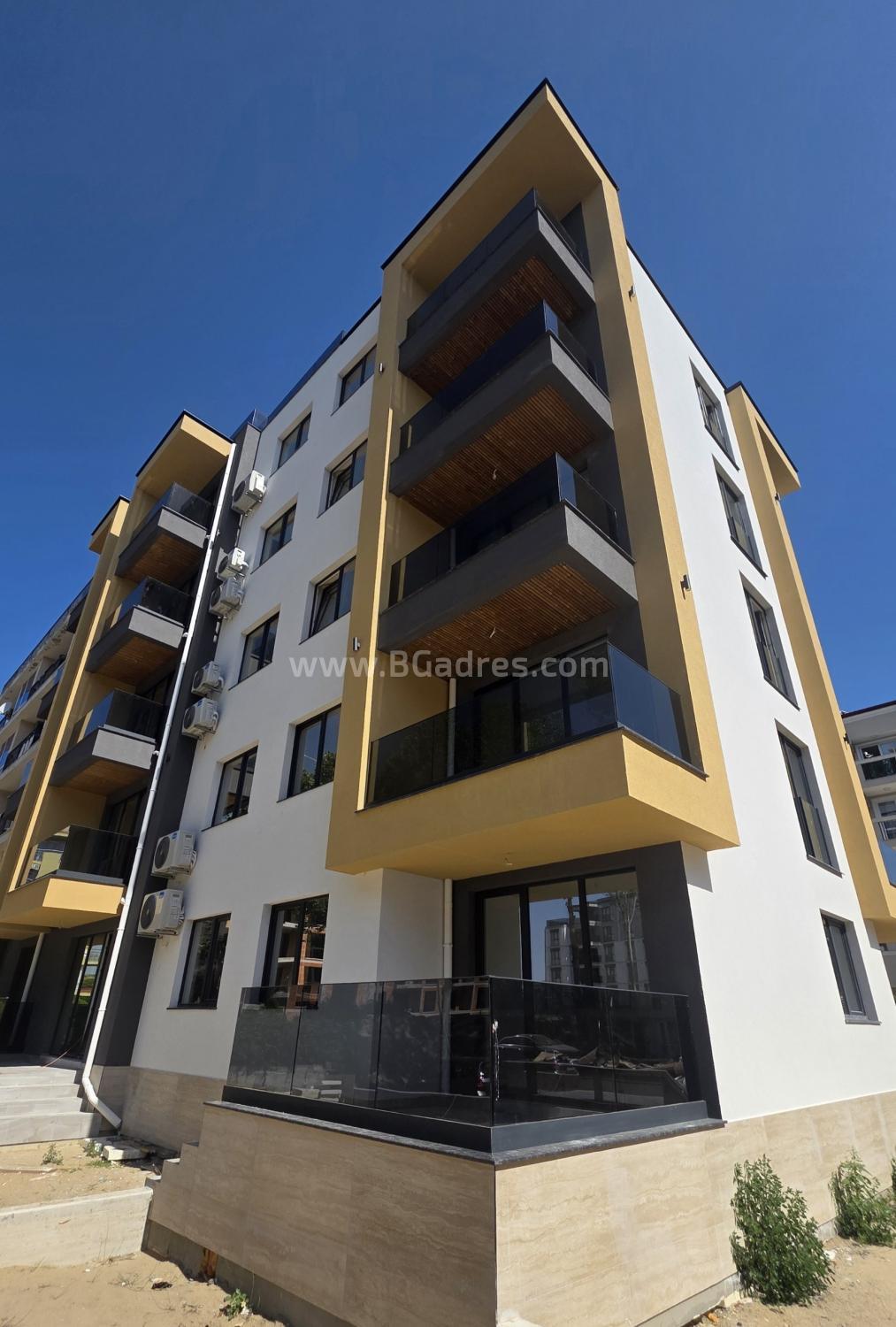 Dreizimmerwohnung mit Parkplatz am Meer І №4467
