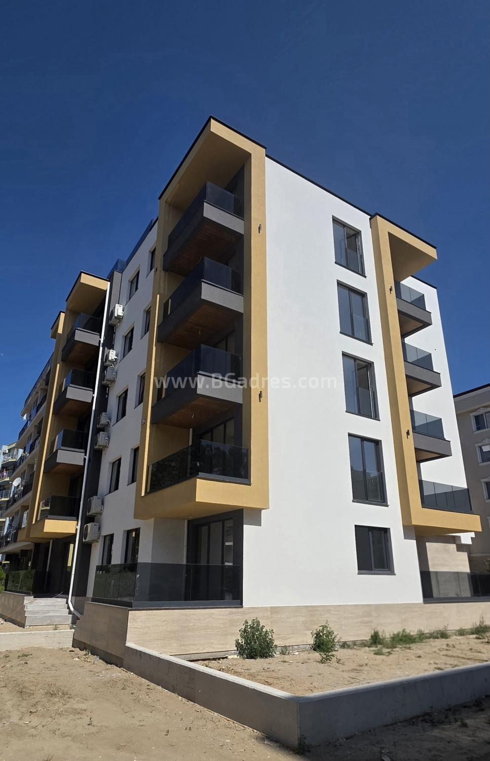 Dreizimmerwohnung mit Parkplatz am Meer І №4467