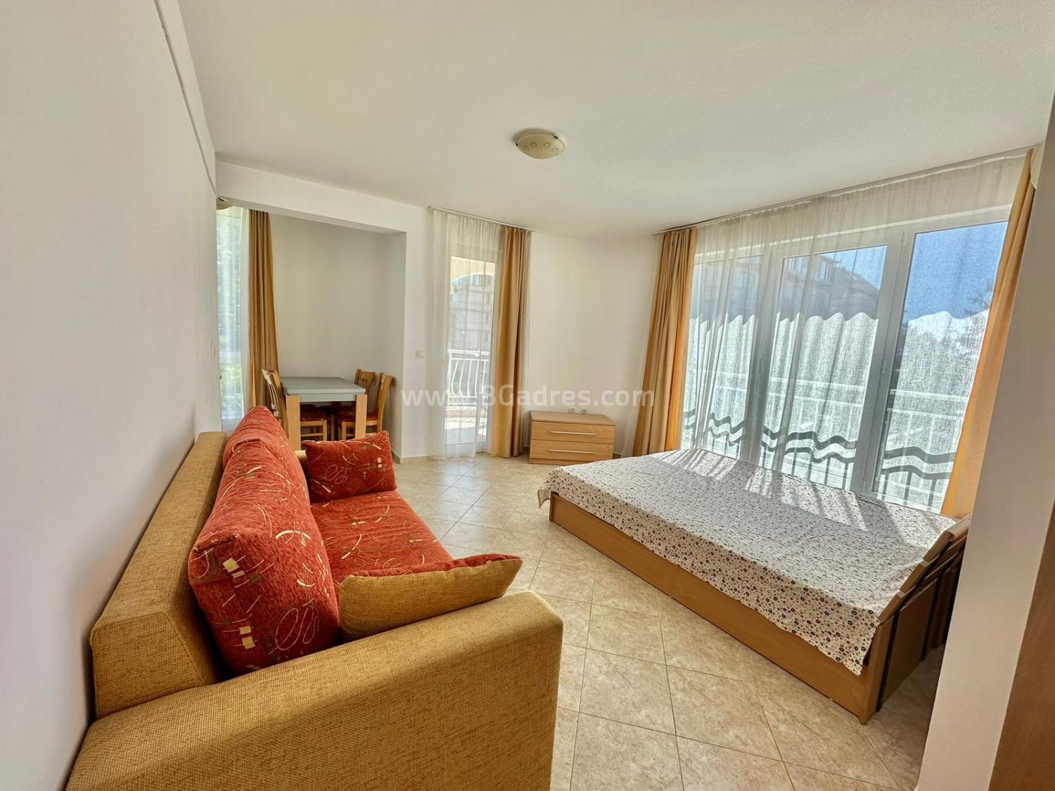 Большая студия в комплексе Силвер Спрингс І №3023