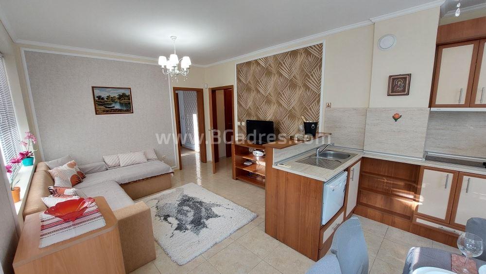 Голям апартамент за постоянно живеене в Поморие І №3140