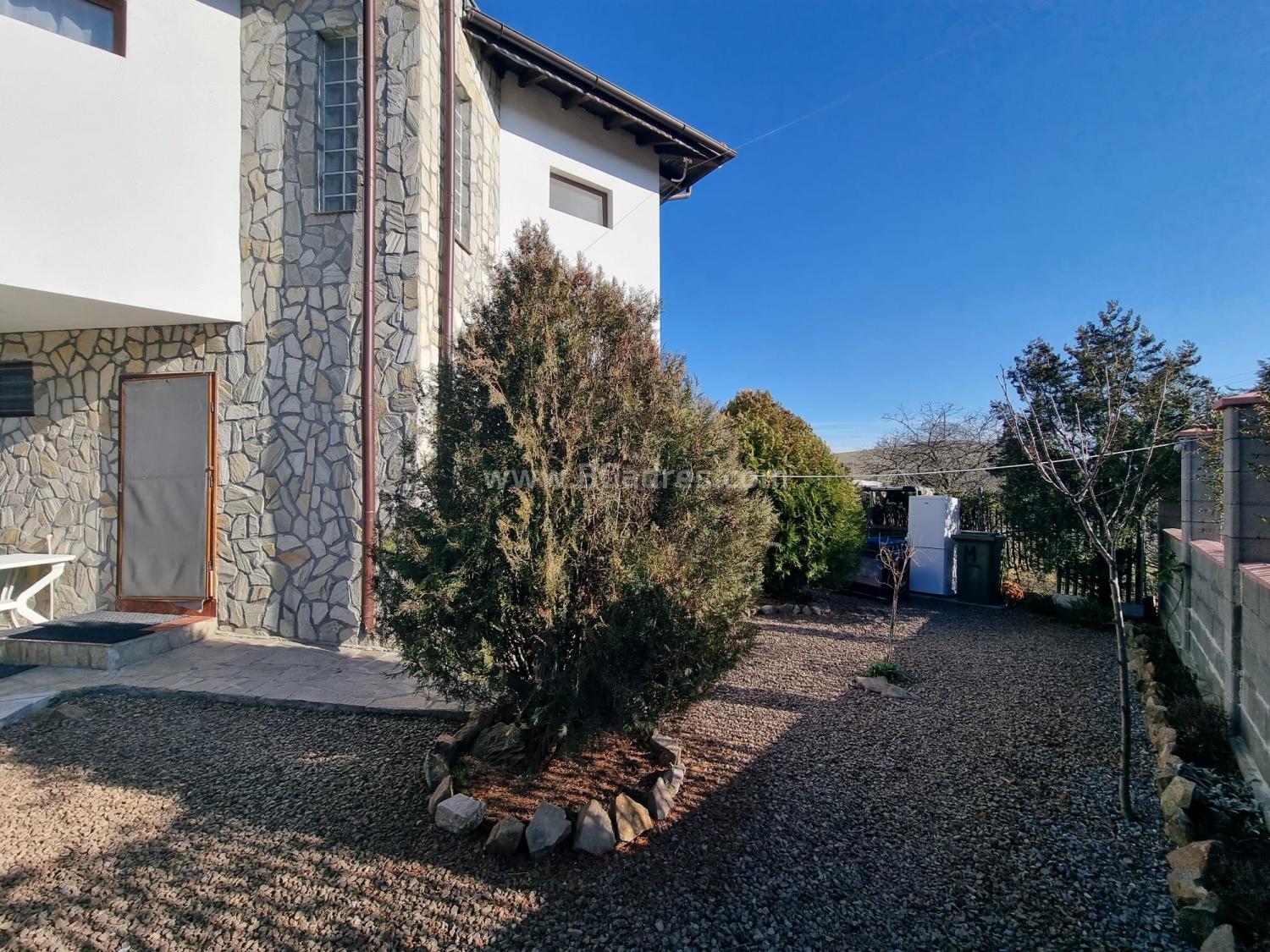 Дом с участком в с.Бата І №4044