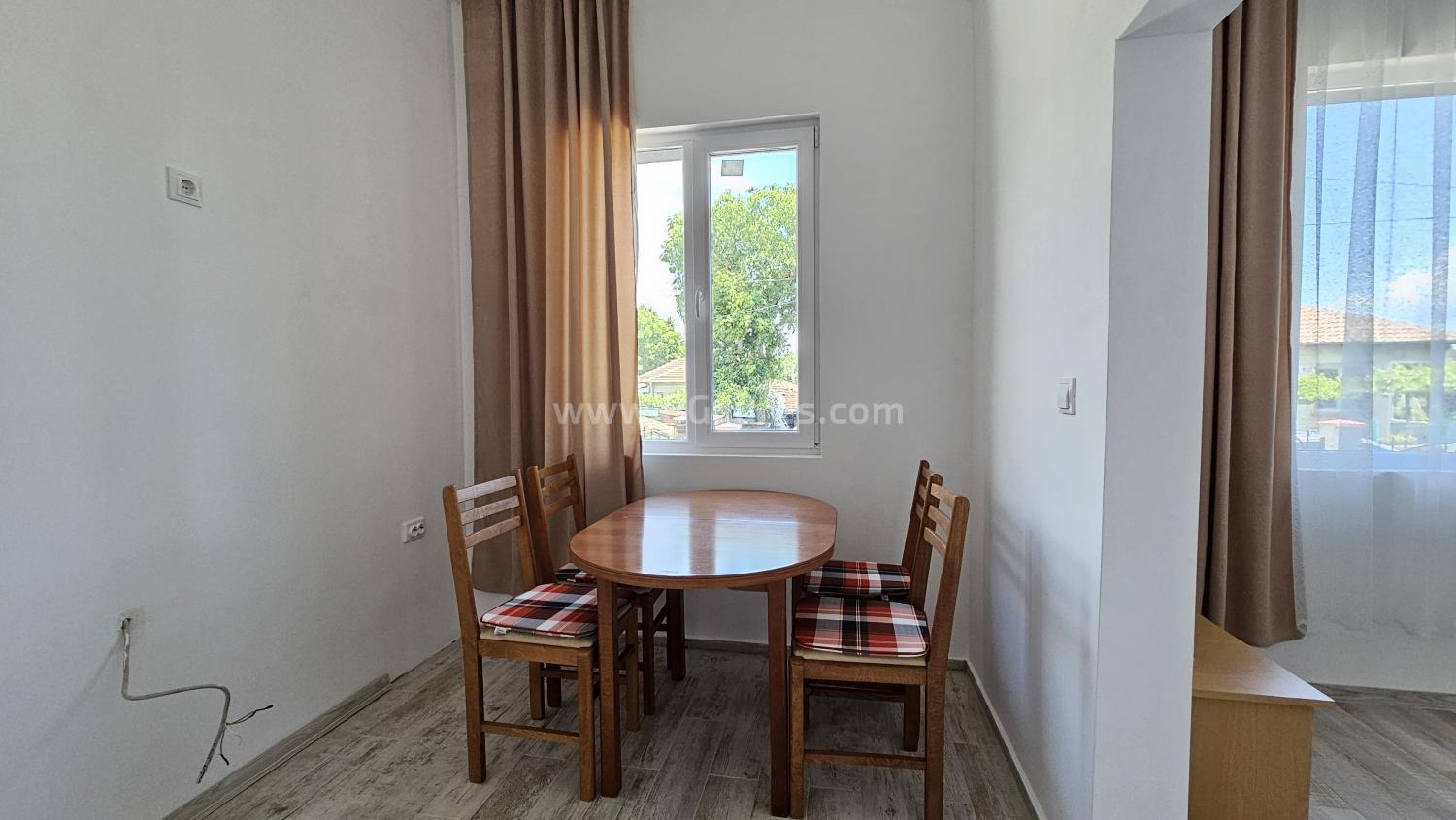 Дом с ремонтом рядом с Бургасом І №4298