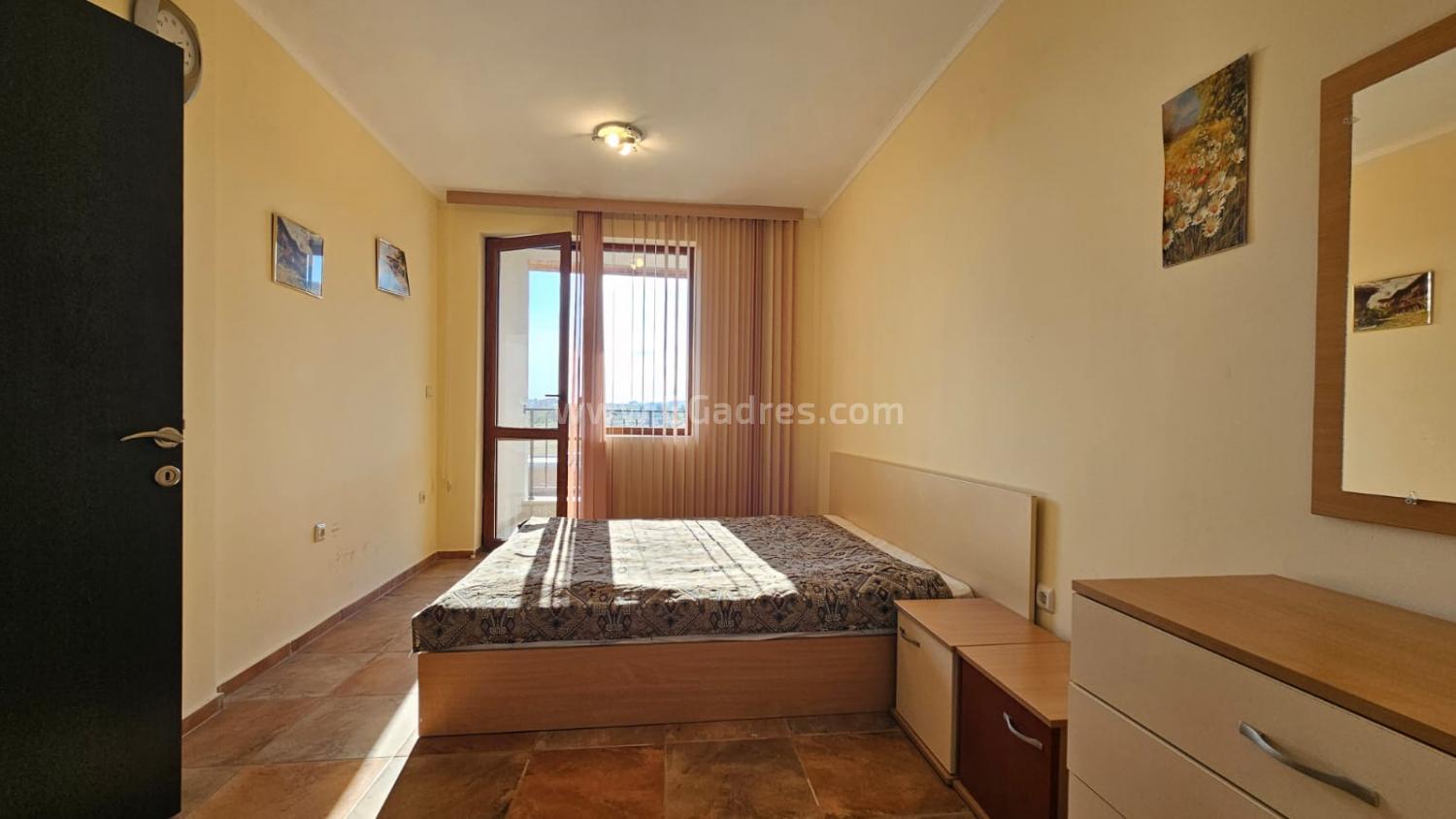 Тристаен апартамент в комплекса Аполон І №4379