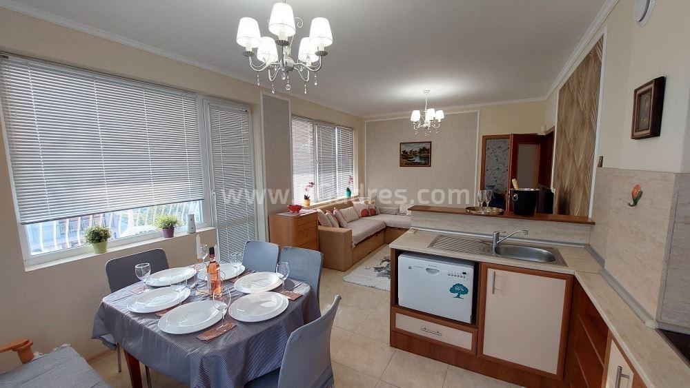 Голям апартамент за постоянно живеене в Поморие І №3140