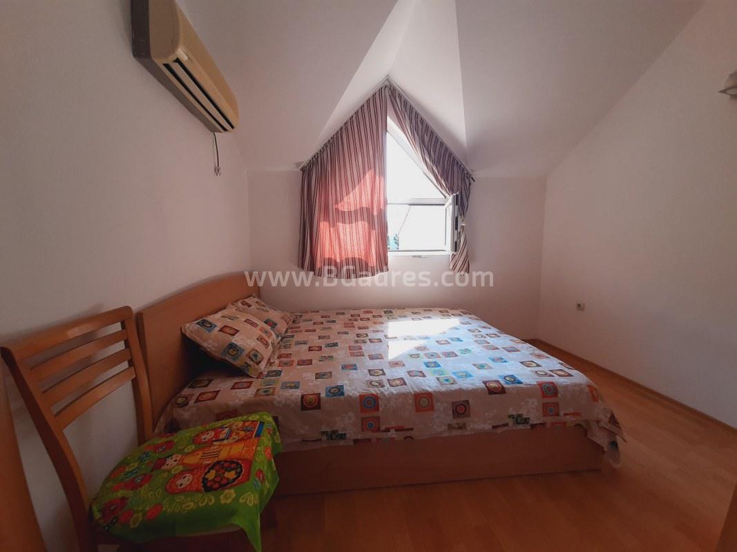 Apartment with a large terrace by the sea | No. 2084