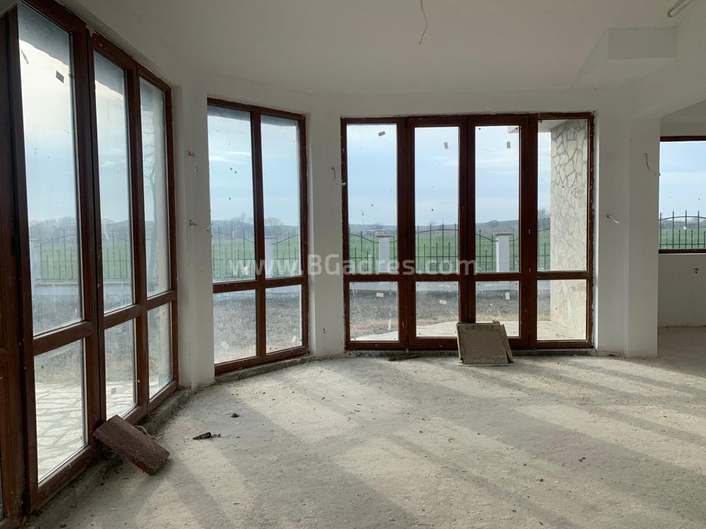 A house with a swimming pool at a bargain price І №2778