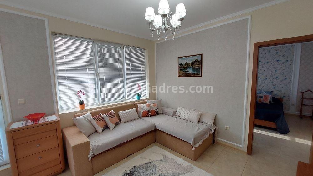 Голям апартамент за постоянно живеене в Поморие І №3140