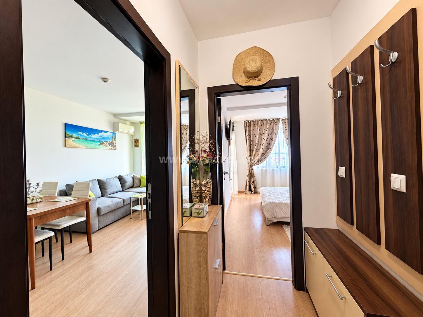 One-bedroom apartment with sea view І №4914