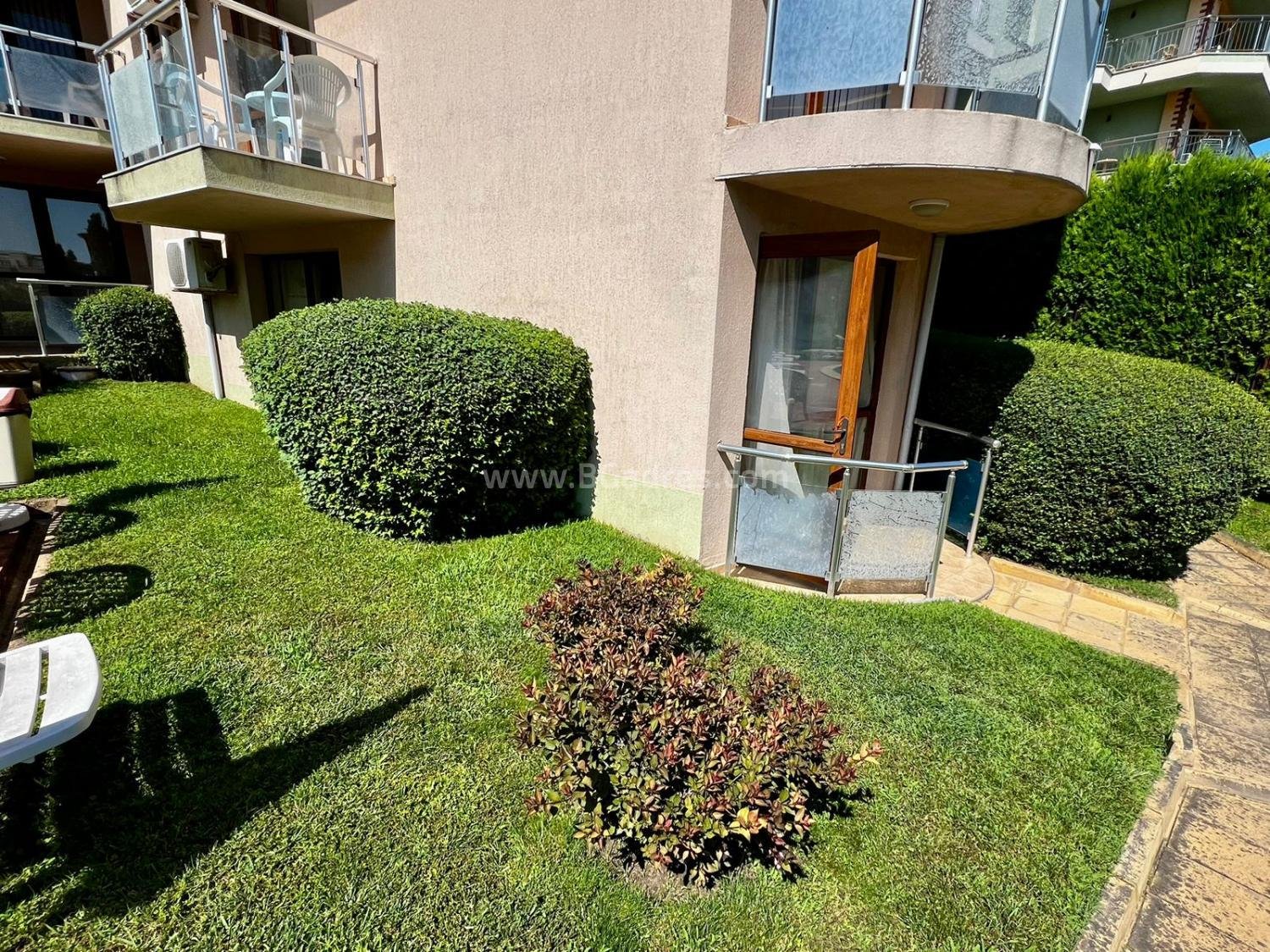 Cheap two bedroom apartment on the seaside І №3690