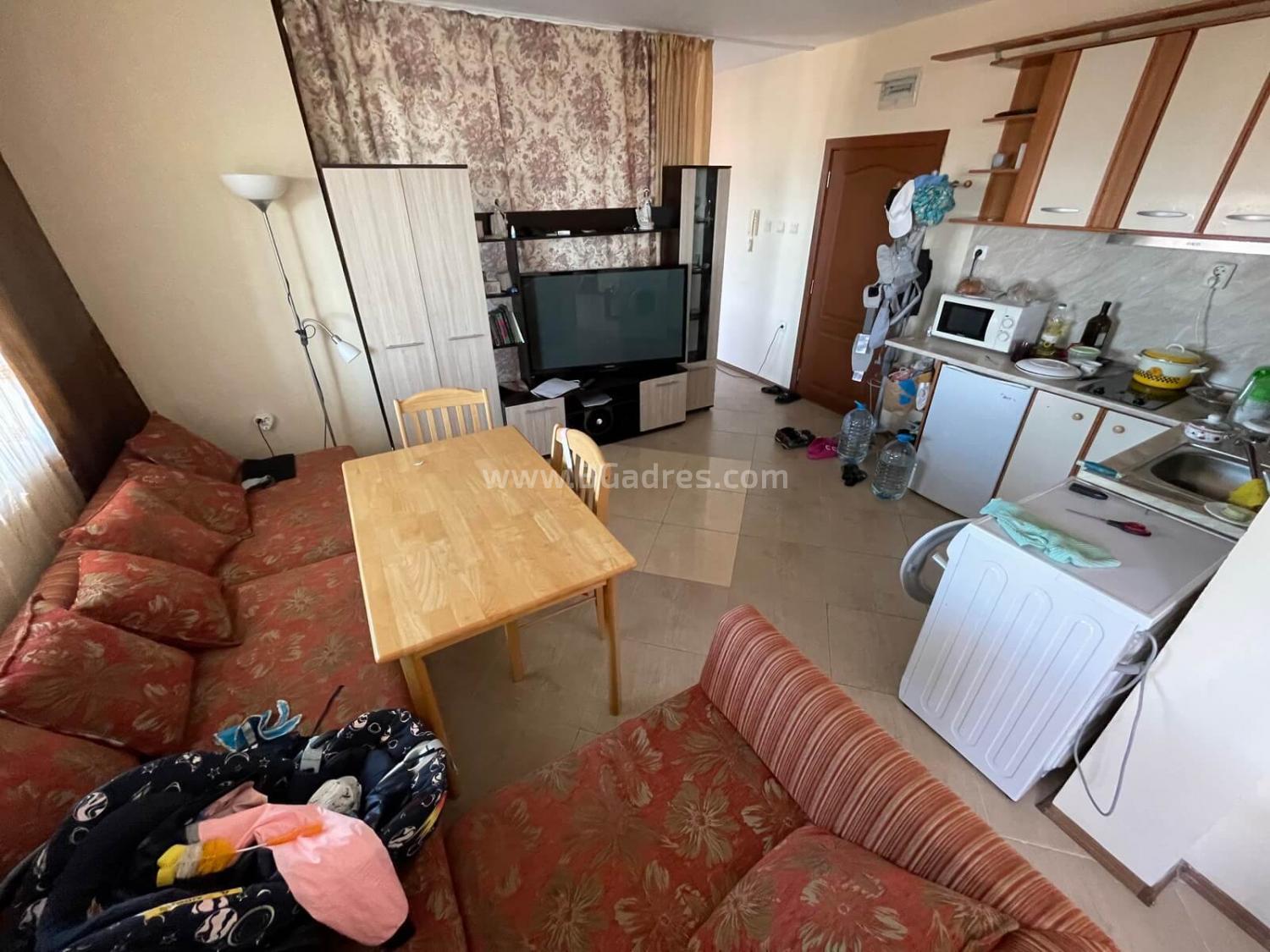 Евтин тристаен апартамент на морето І №2463