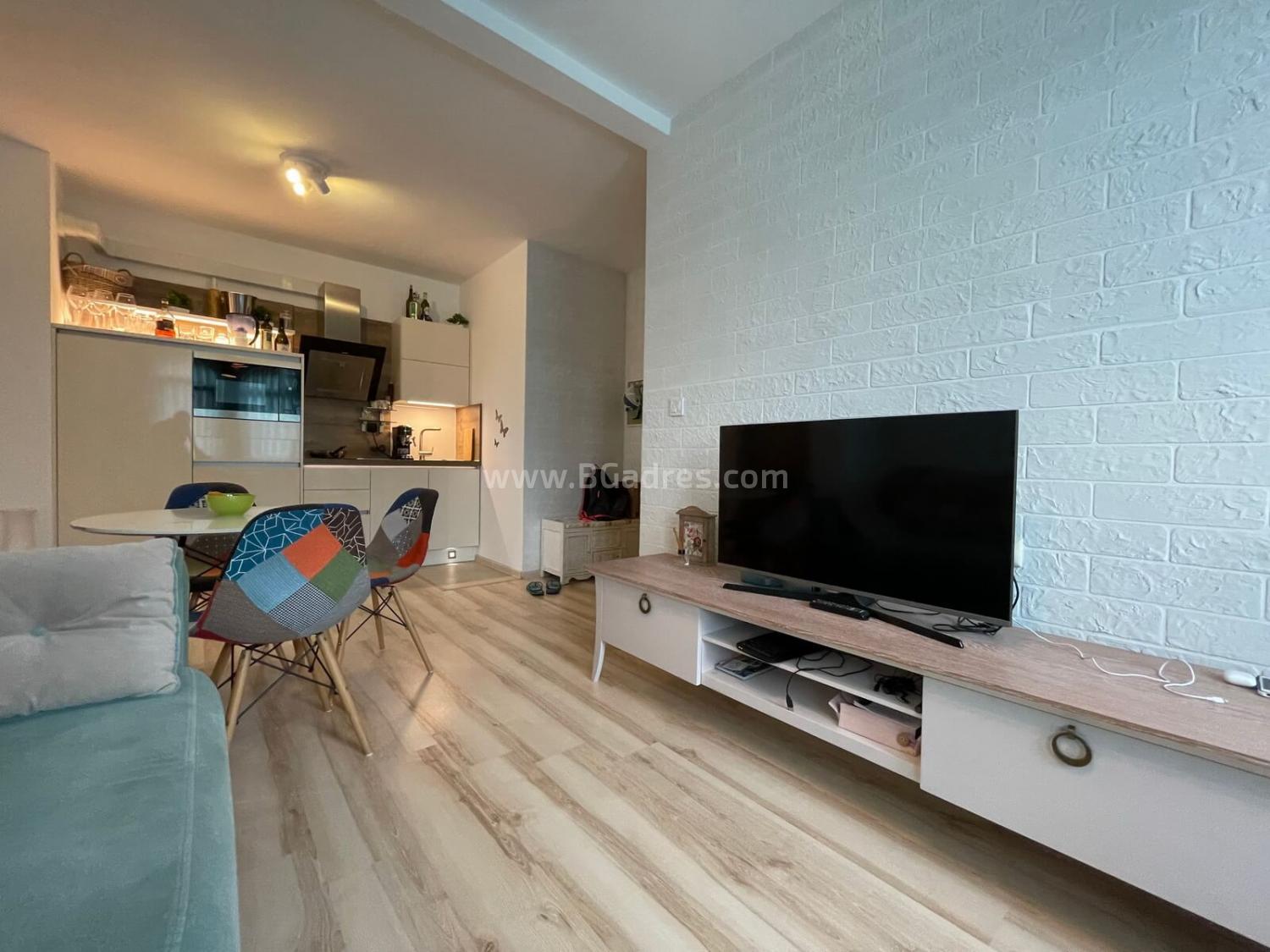 Квартира в красивом новом комплексе І №2553