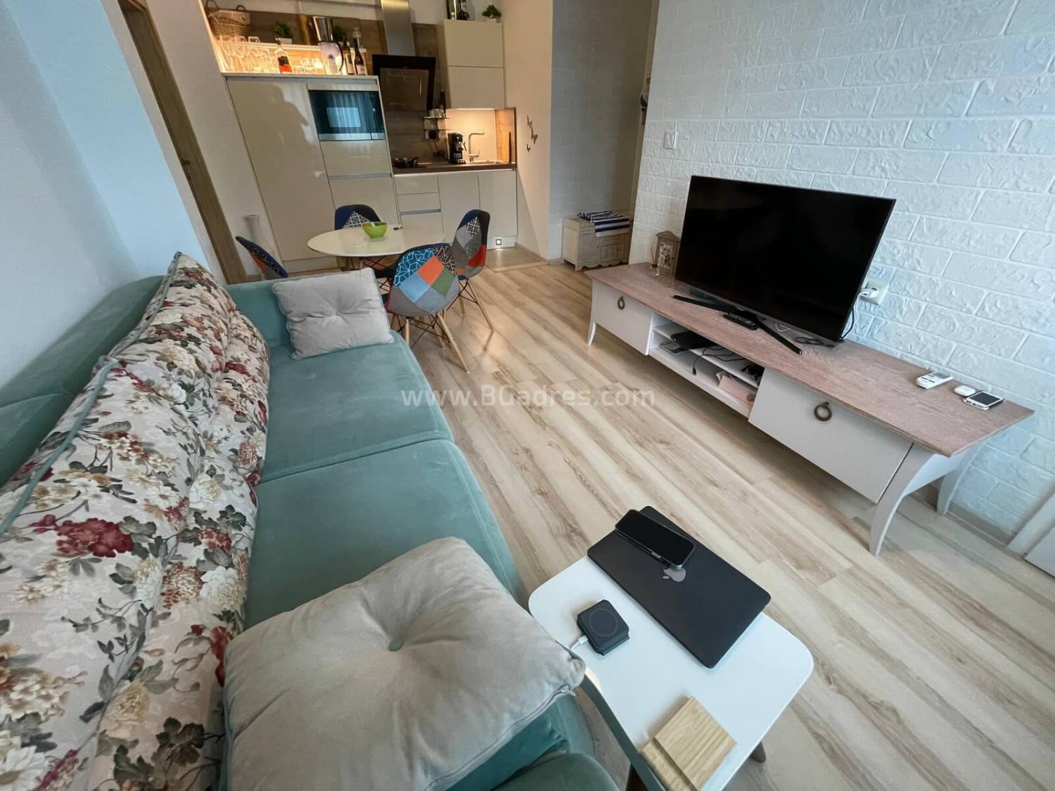 Квартира в красивом новом комплексе І №2553