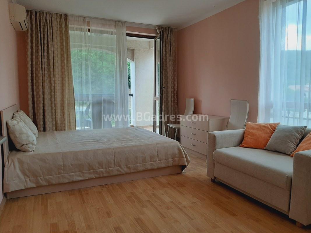 Недорогая трехкомнатная квартира в Елените І №2518