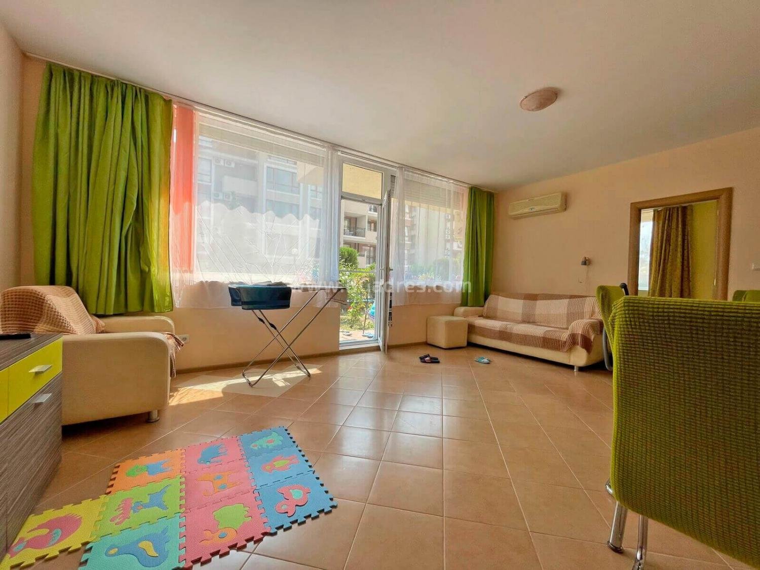 Cheap two bedroom apartment on the seaside І №3658