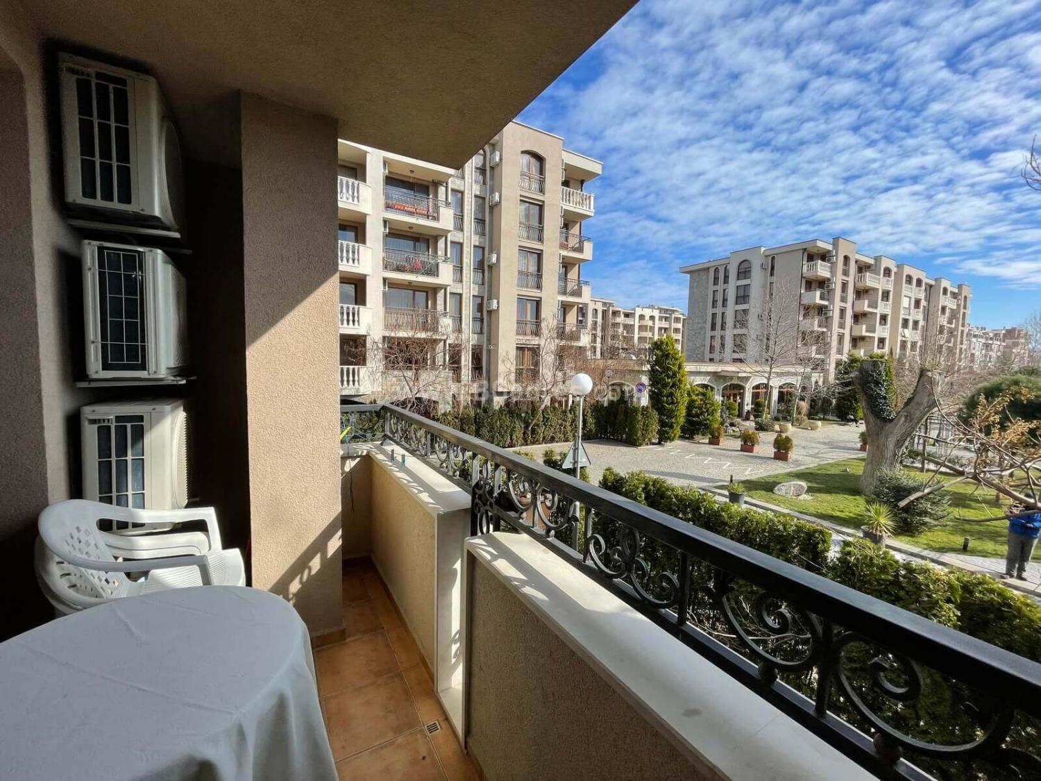 Тристаен апартамент в комплекс Каскадас І №2833