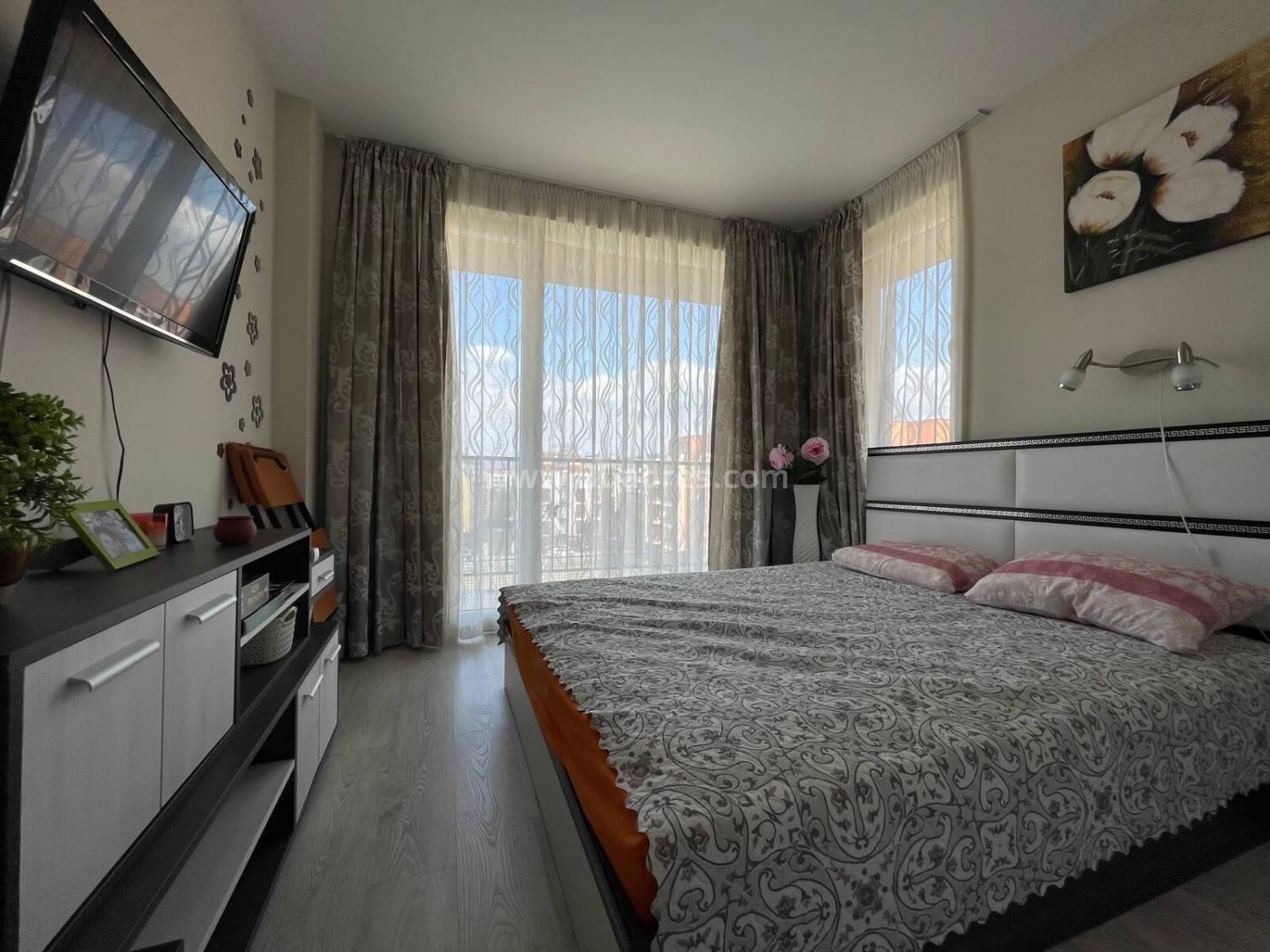 Apartment with good furniture cheap | №2355