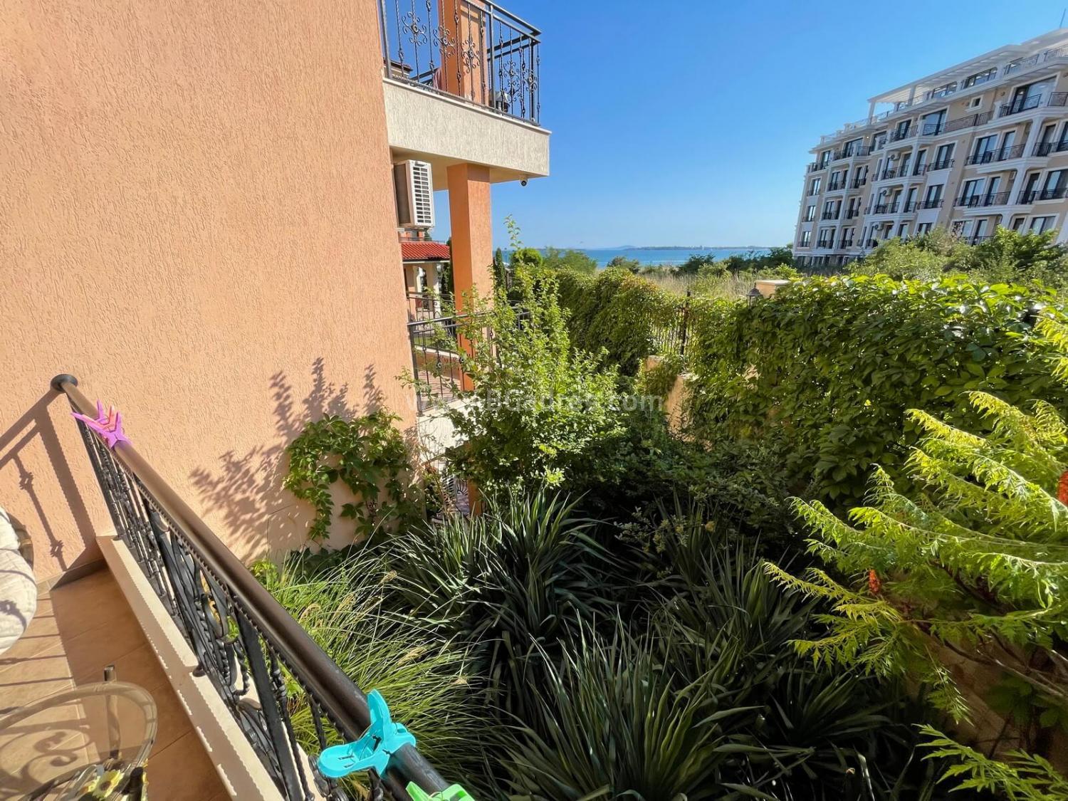 Apartment on the first line with a sea view І No. 2493