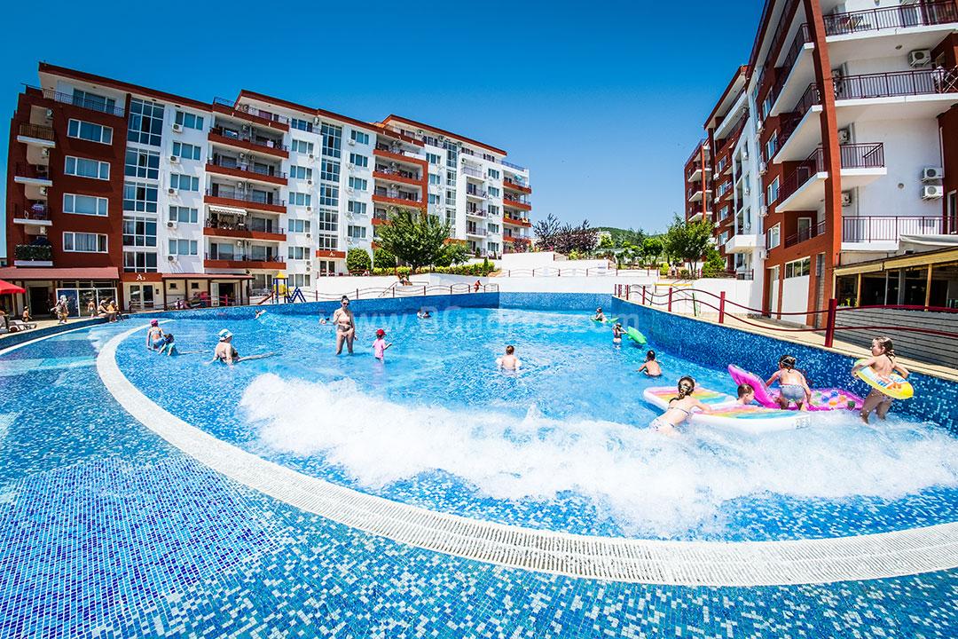 Апартаменти на брега на морето в Свети Влас на изплащане за 10 години | №2012