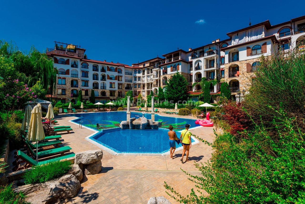 Тристаен апартамент в комплекс Естебан І №3630