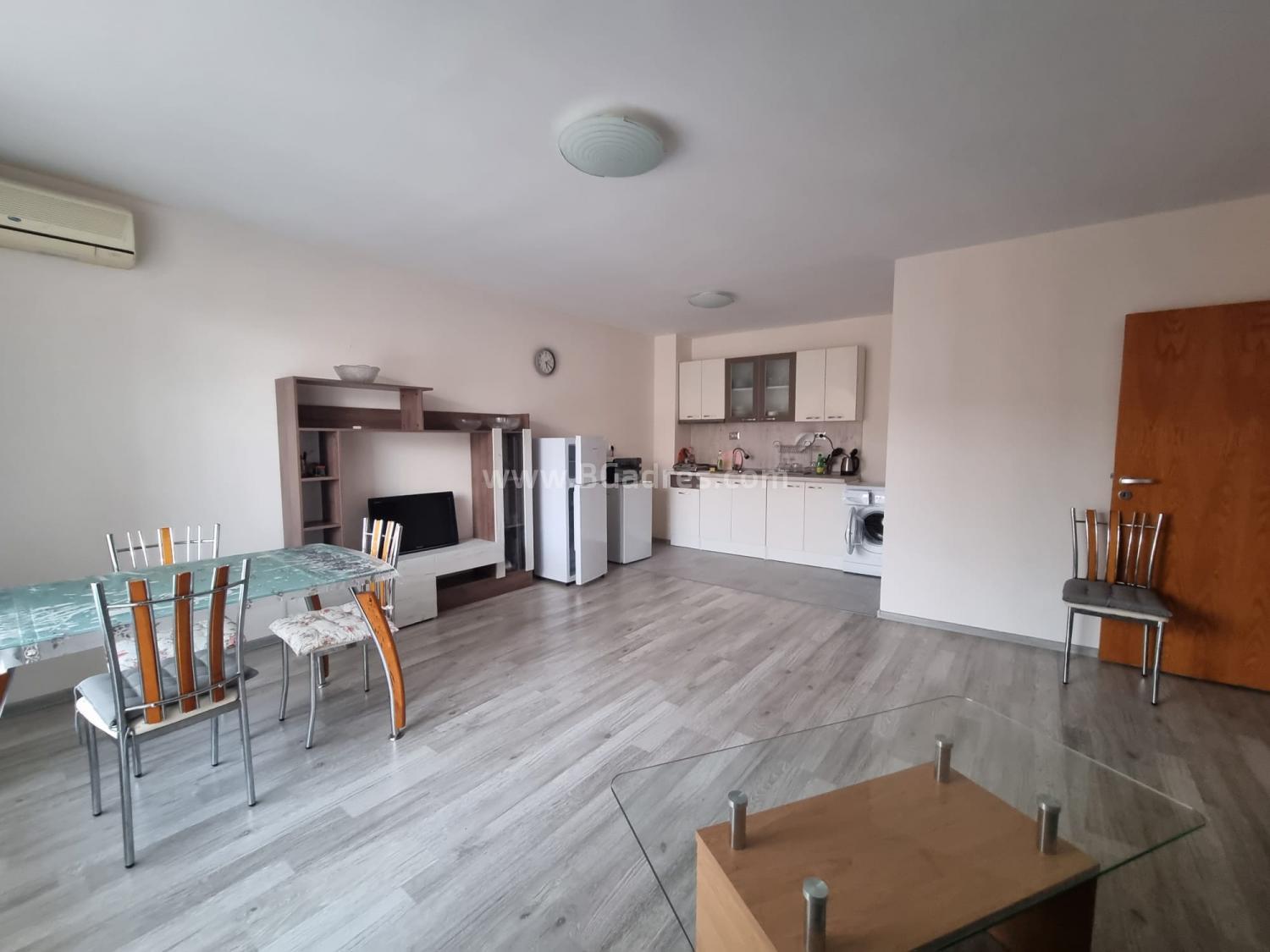 Голям апартамент на изгодна цена І №3394