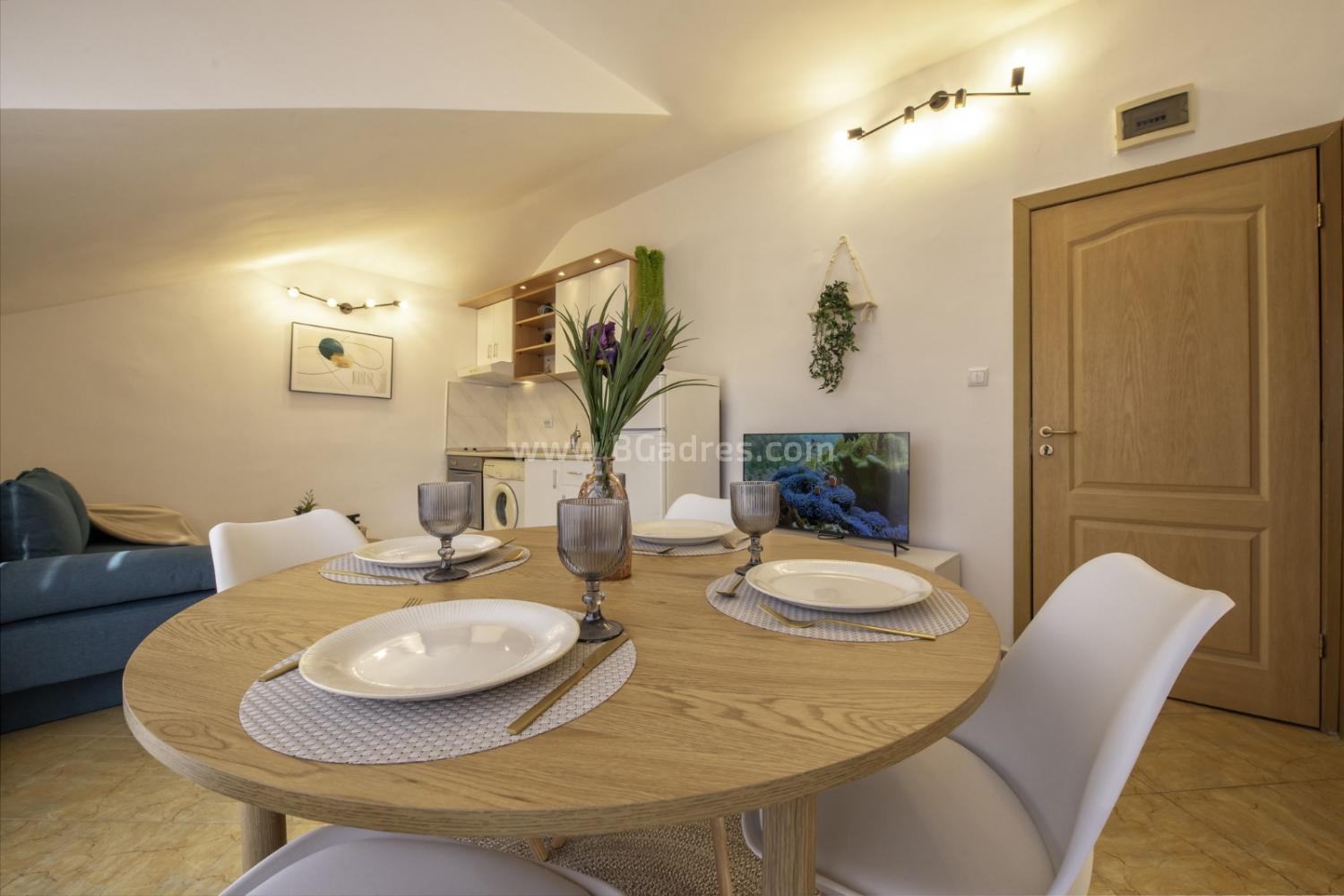 Newly furnished apartment on the seaside І №4068