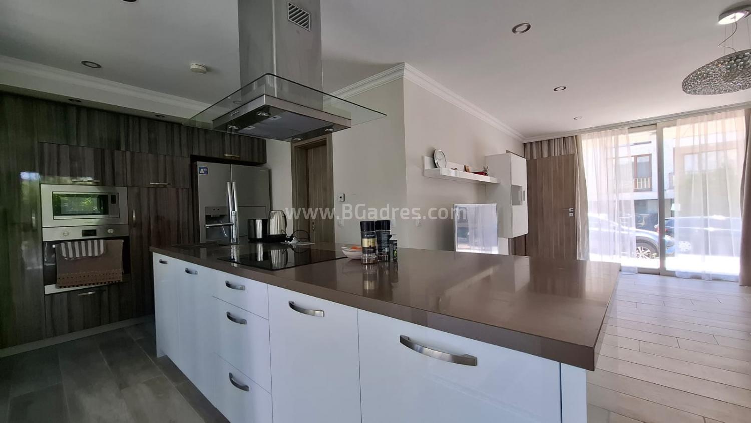 Таунхаус на 100 м от плажа в Сарафово І №4263