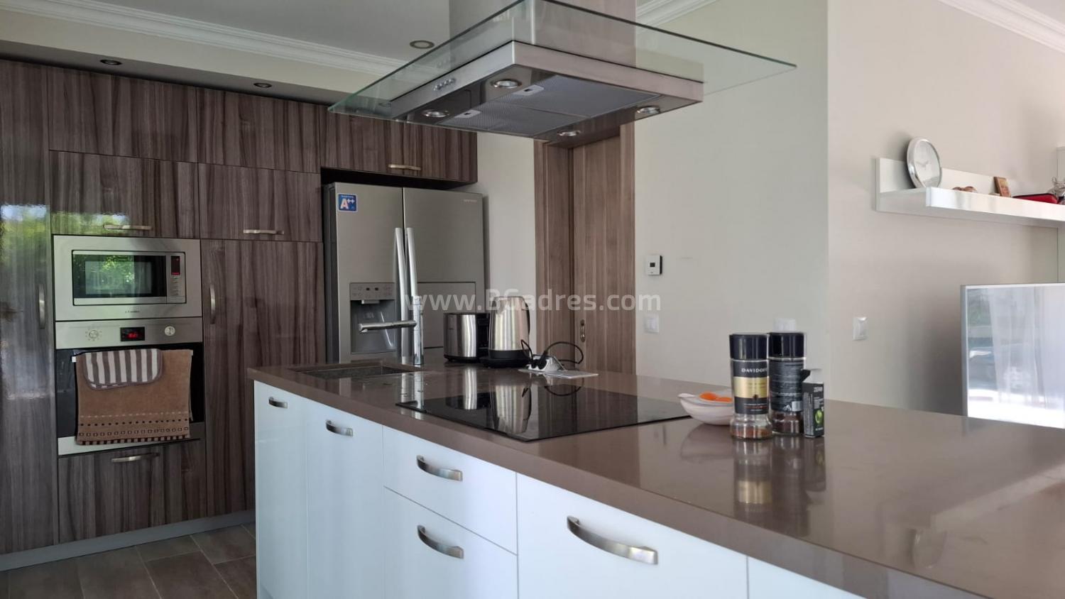 Таунхаус на 100 м от плажа в Сарафово І №4263