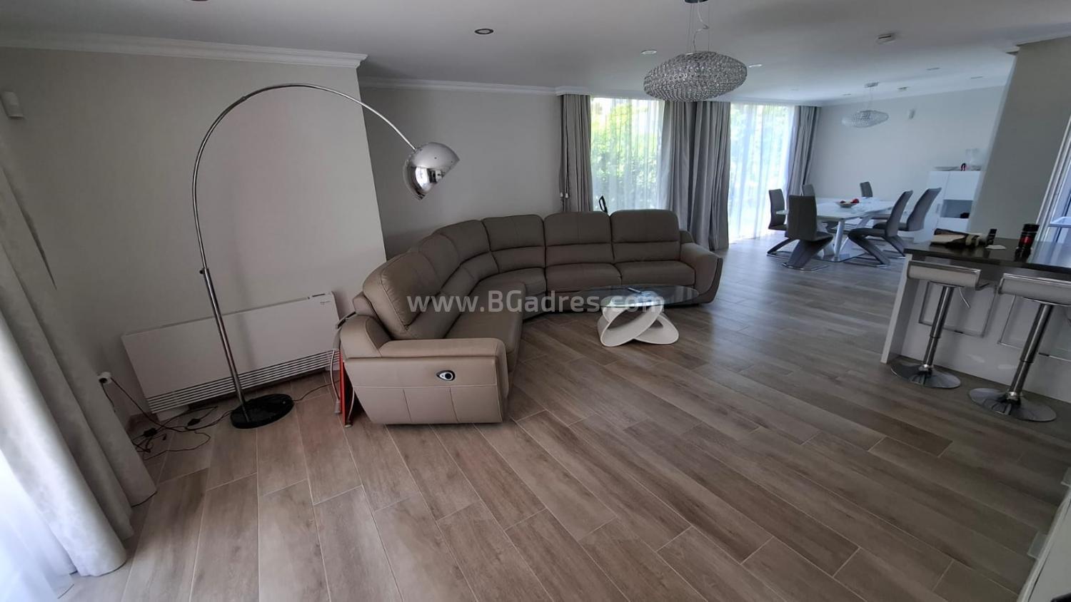 Таунхаус на 100 м от плажа в Сарафово І №4263