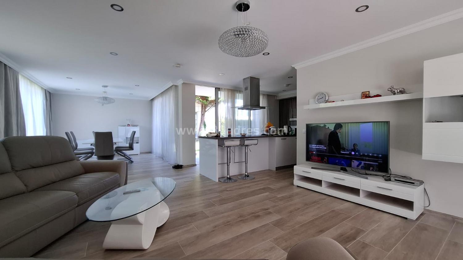 Таунхаус на 100 м от плажа в Сарафово І №4263