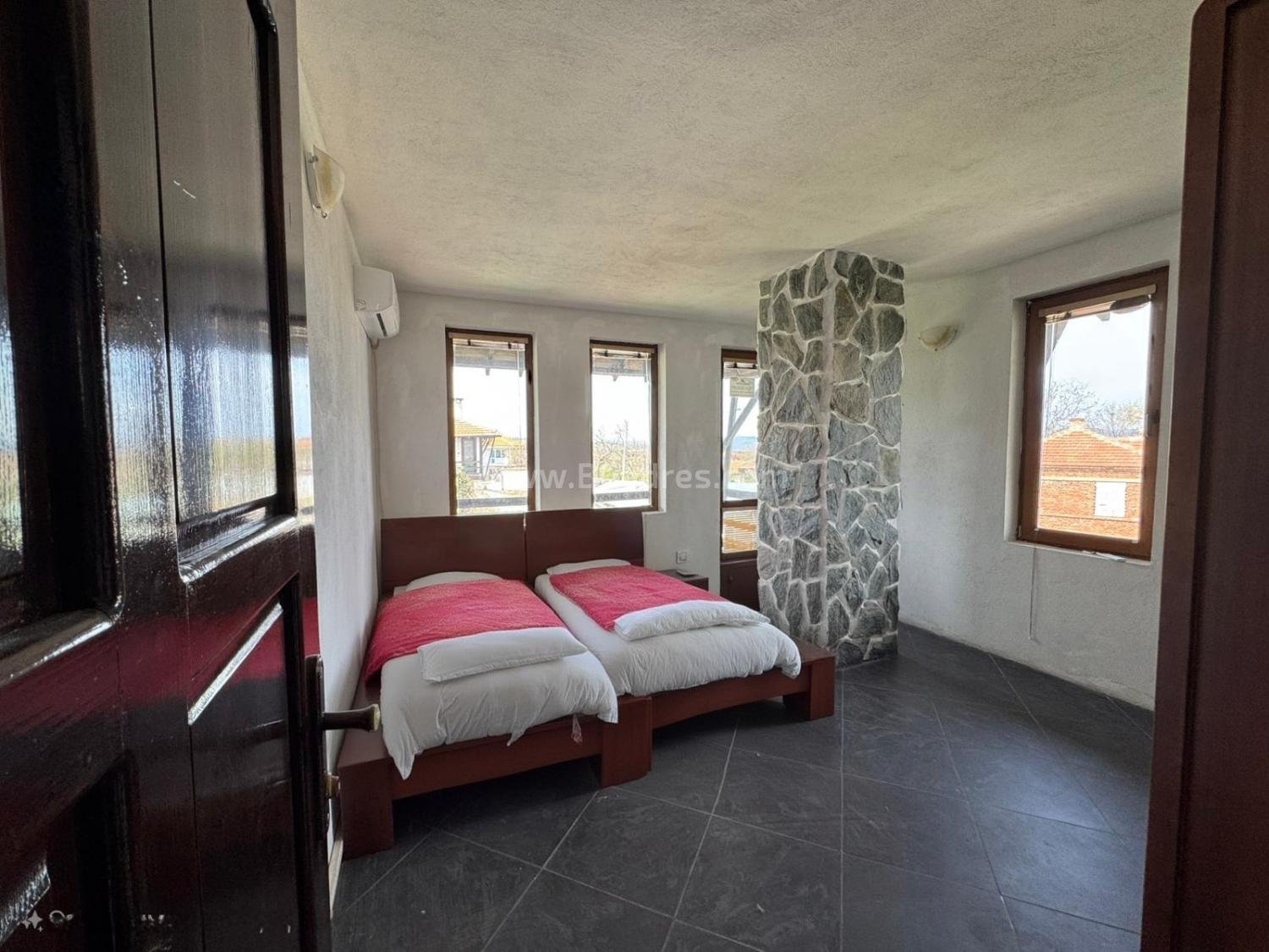 Haus im Dorf Bata І №4613