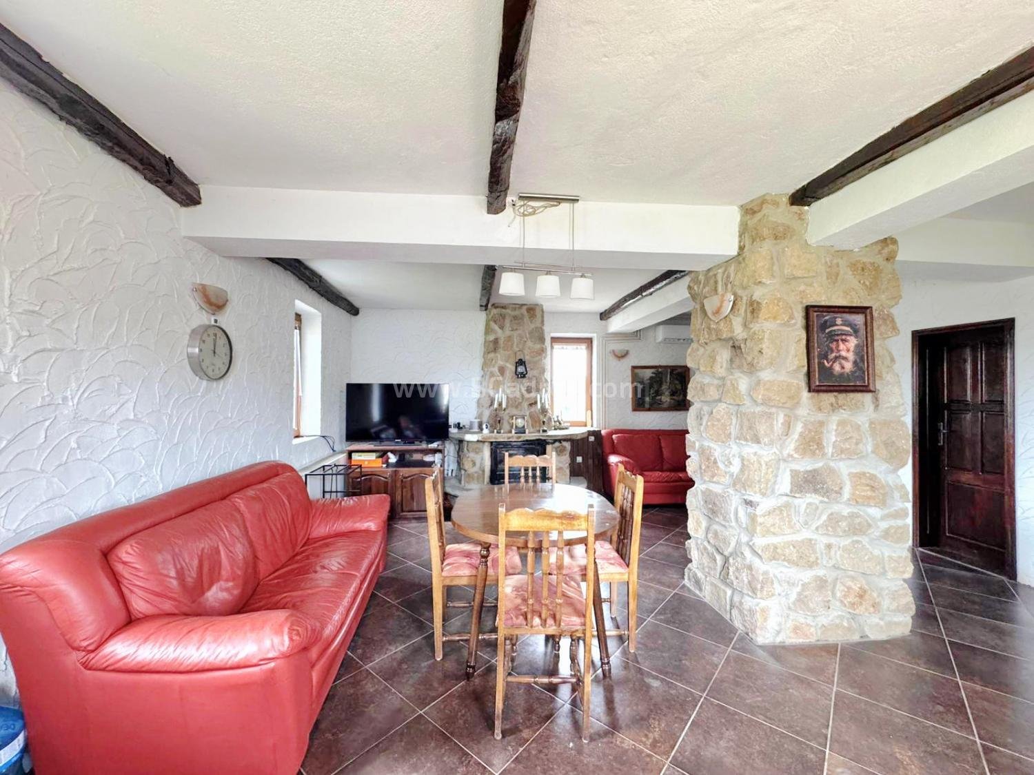 Haus im Dorf Bata І №4613