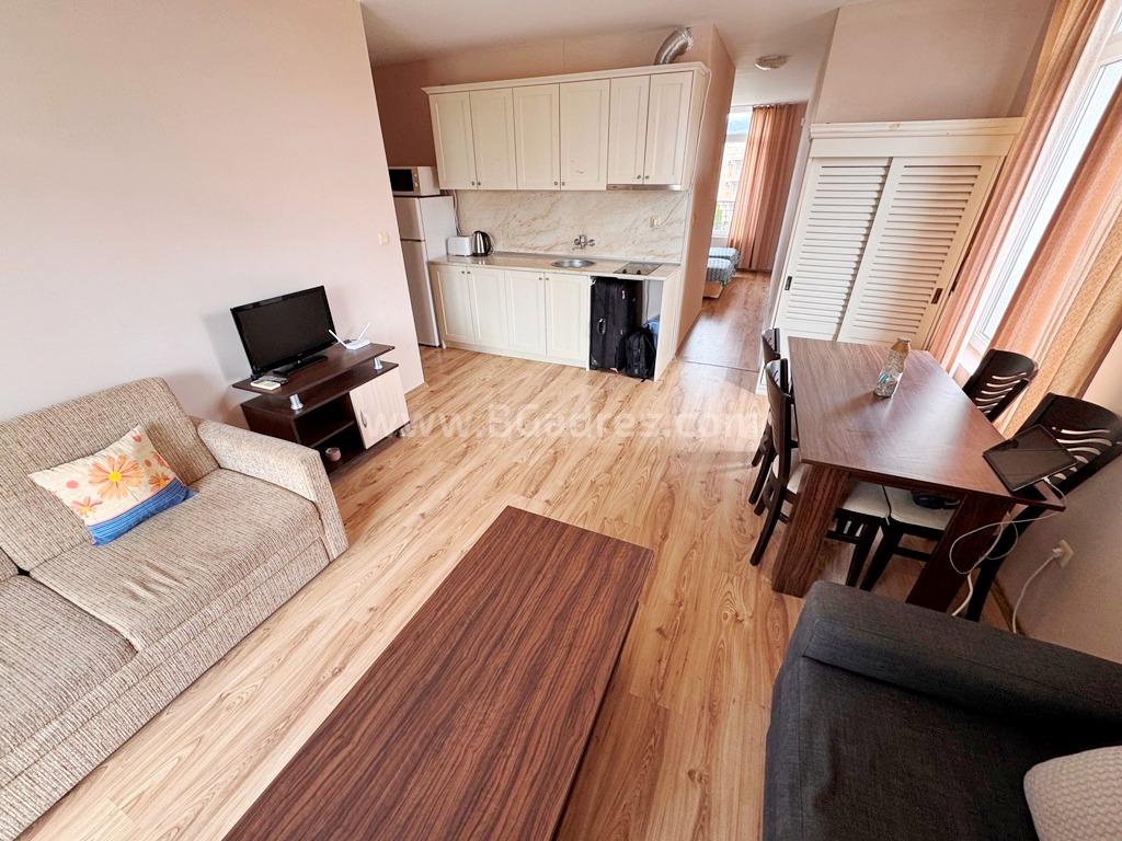 Apartment in the Dawn Park complex І №4803