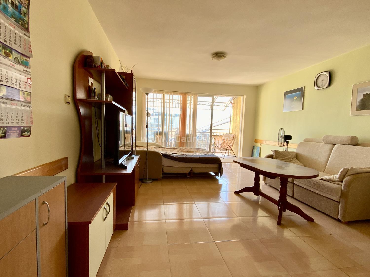 Apartment with low maintenance fee in St. Vlas І №4071