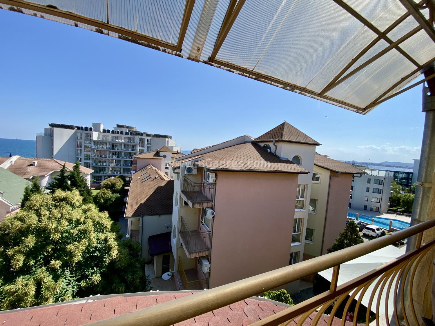 Apartment with low maintenance fee in St. Vlas І №4071