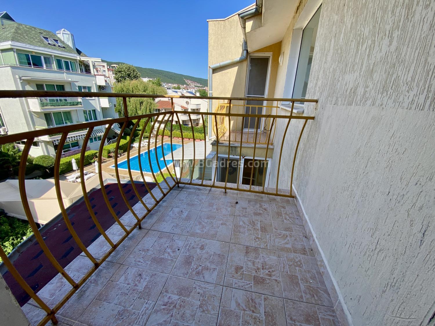 Apartment with low maintenance fee in St. Vlas І №4071