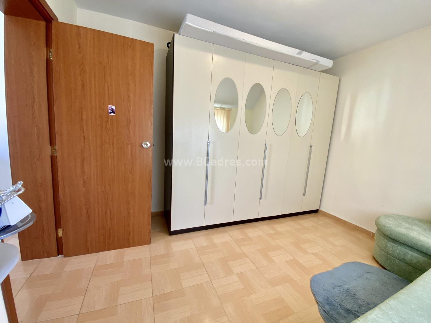 Apartment with low maintenance fee in St. Vlas І №4071