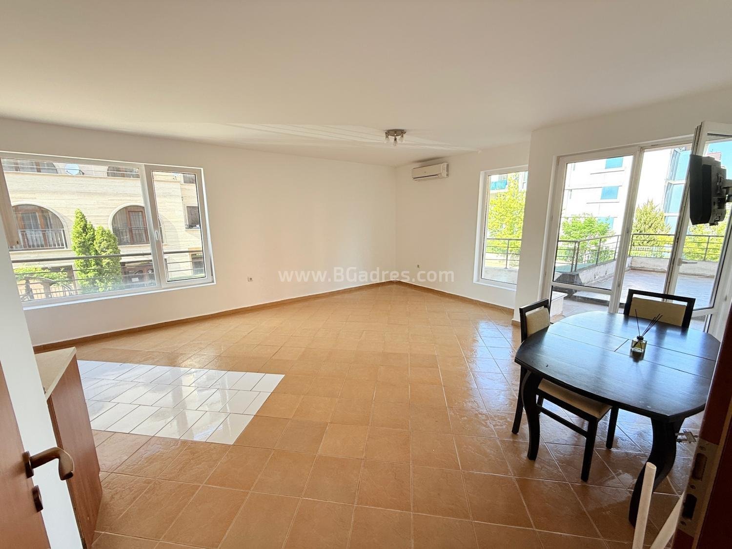 Apartment without maintenance fee on the seaside І №4227