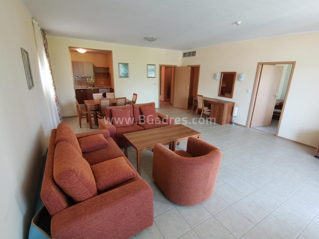 Buy inexpensive apartment with 2 bedrooms on the first line | No. 2037