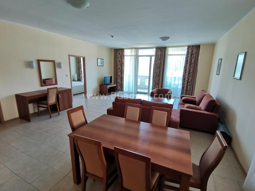 Buy inexpensive apartment with 2 bedrooms on the first line | No. 2037