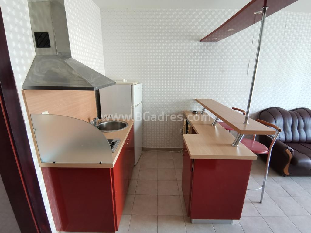 Купете тристаен апартамент на брега на евтино | № 2146