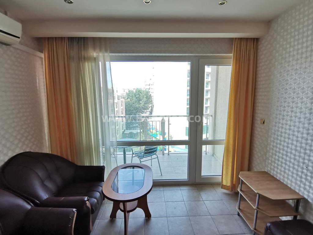 Купете тристаен апартамент на брега на евтино | № 2146