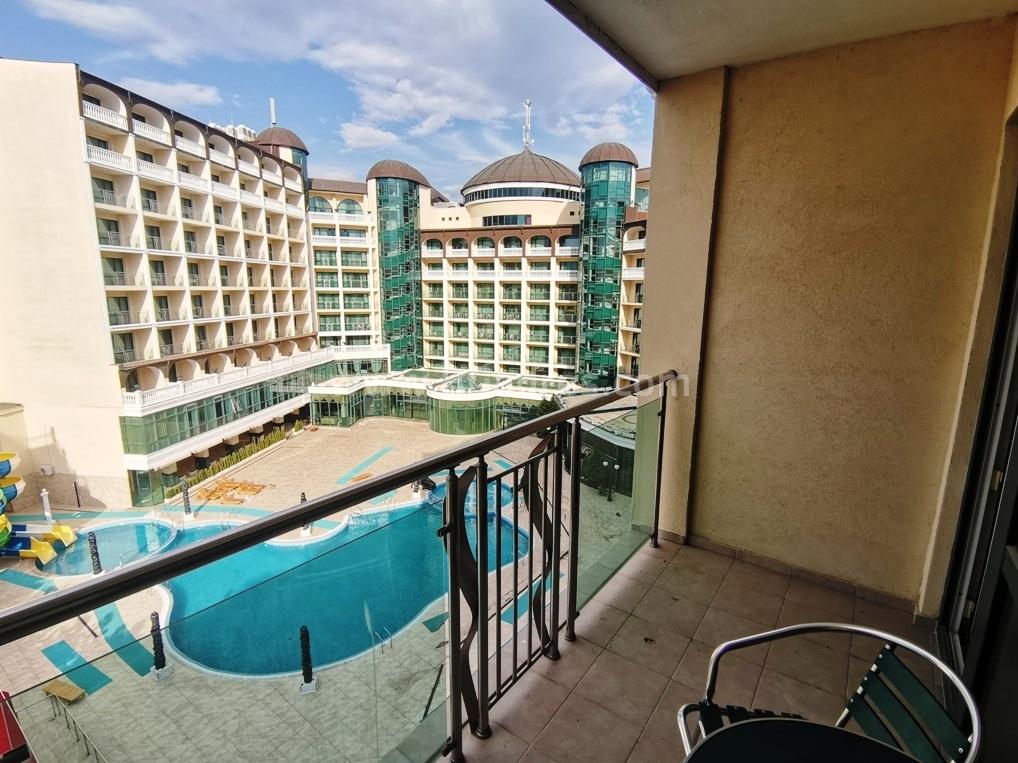 Купете тристаен апартамент на брега на евтино | № 2146