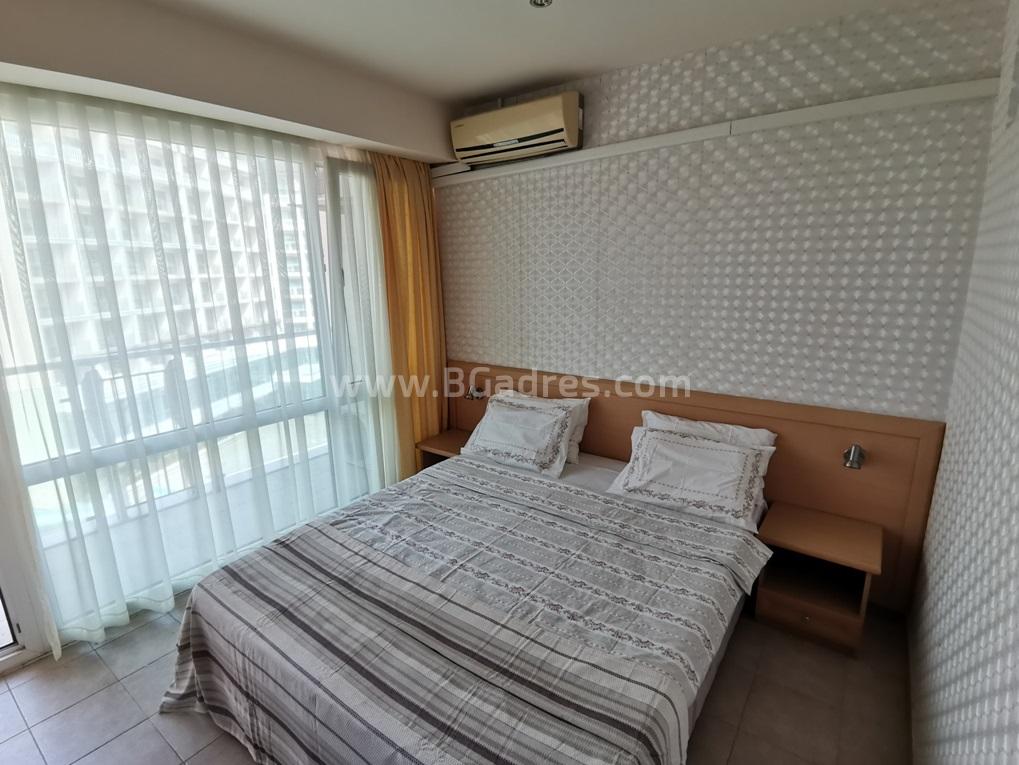 Купете тристаен апартамент на брега на евтино | № 2146